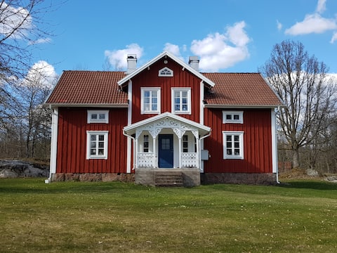 Lantligt naturnära boende i tyst & fridfull miljö