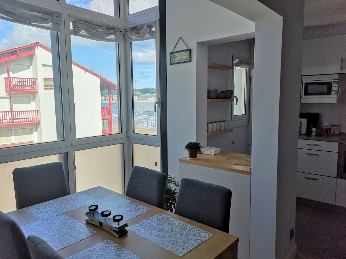 Propriété Airbnb réussie: Superb 2-bedroom waterfront apartment + parking à Hendaye