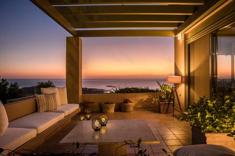 Stunning view 300 sqm villa 10' drive from sea