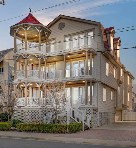 9 BR steps to the beach & boardwalk!