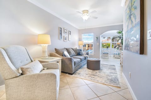 Popular Airbnb listing: Blue Sea Renity-2-min walk to beach|Heated Pool in Indian Shores
