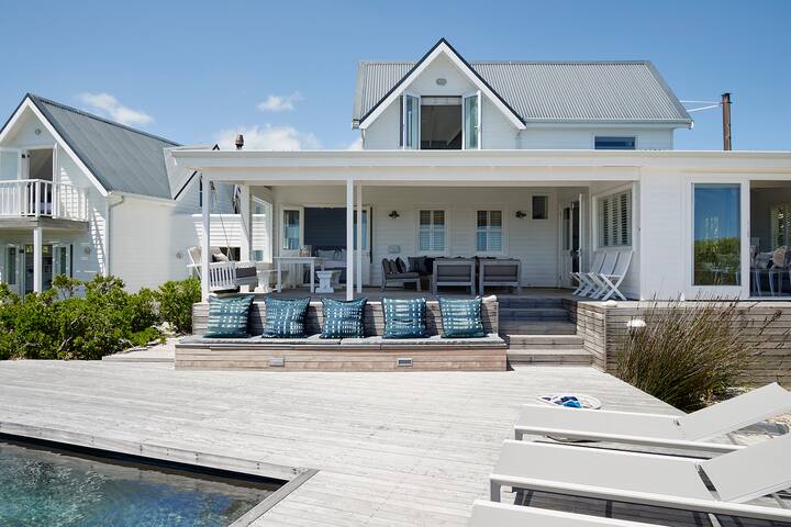 Noordhoek Beachhouse – front row with sea views gallery image 3