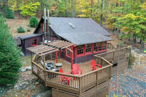 Sunset Lion Mountain Cabin near a Lake & Vineyards