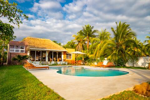 Beach Front Home in Costa Azul, Sonsonate