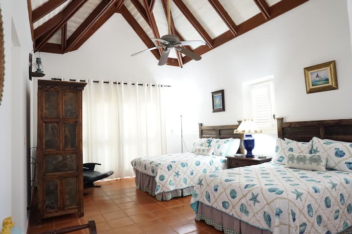 الغرفة الثانية - سريران كبيران