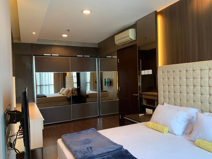 2br- Central Park Residence, Alaina 29