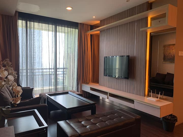 2br- Central Park Residence, Alaina 29