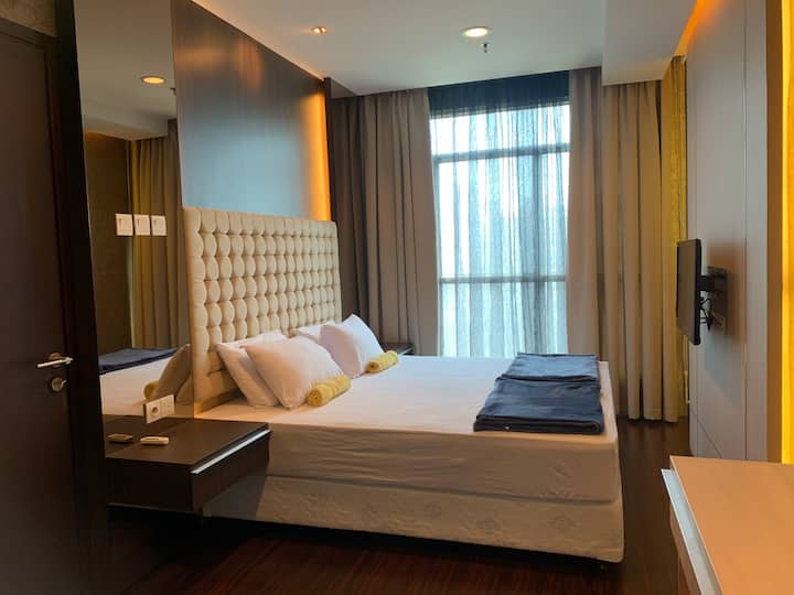 2br- Central Park Residence, Alaina 29