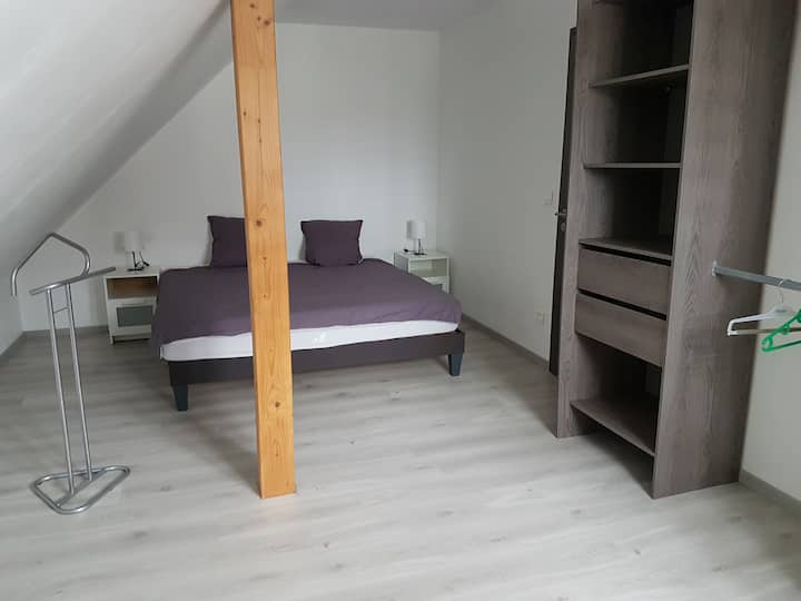 Საწოლები მზად იქნება!
ოთახი, რომელსაც აქვს King Size საწოლი