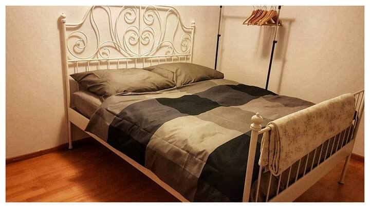 חדר שינה " 3 " עם מיטה זוגית אחת