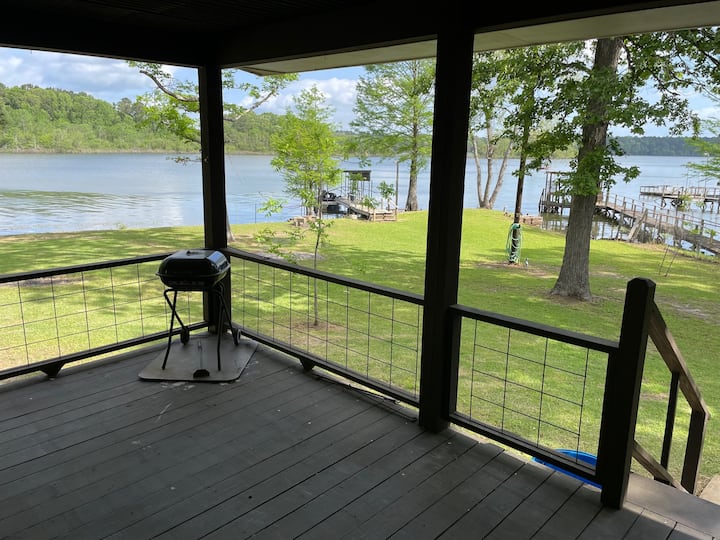 Toledo Bend waterfront camp located in six mile. Cabins for Rent in