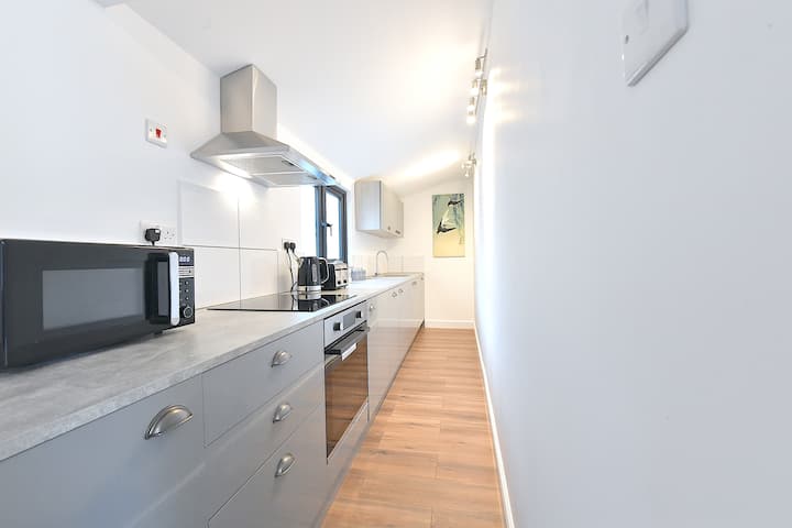 Cheerful 1bd Cottage With Parking Nr Guildford - Godalming