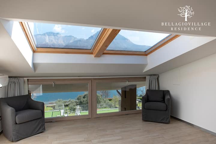 Výhľad z jednej zo 4 spální.
Výhľad z jednej zo 4 spální.