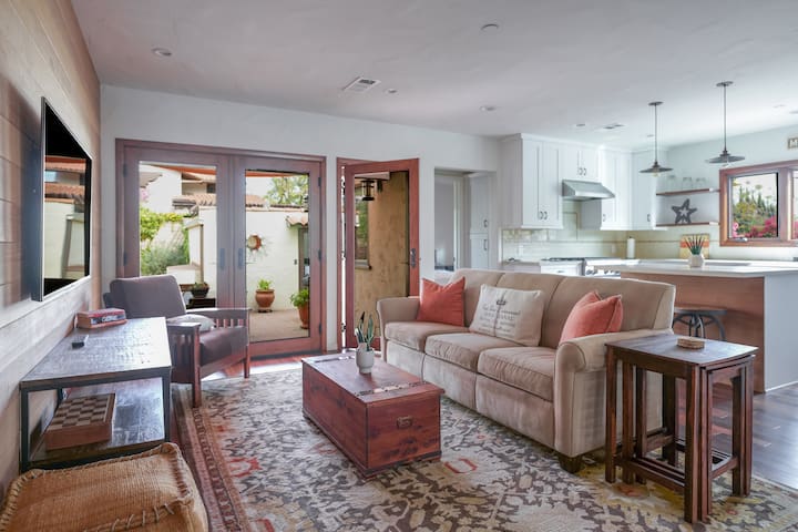 Luxurious Spanish House in a Scenic Neighborhood