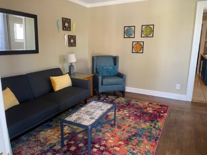 1 Bedroom duplex with fenced yard, downtown Apartments for Rent in