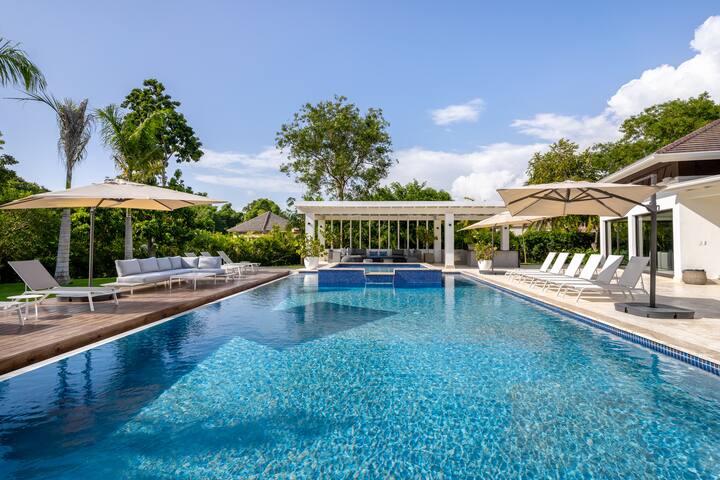 JAE Luxury Homes managed Airbnb listing 1