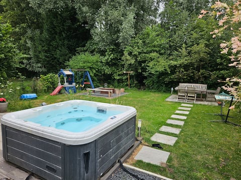 Huys233: For families & friends. Max 7p, Jacuzzi