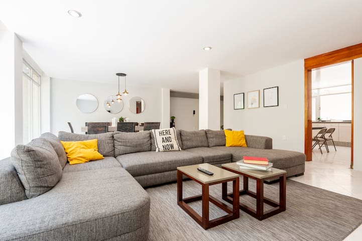 Sunny Apt. + Private Patio in Polanco