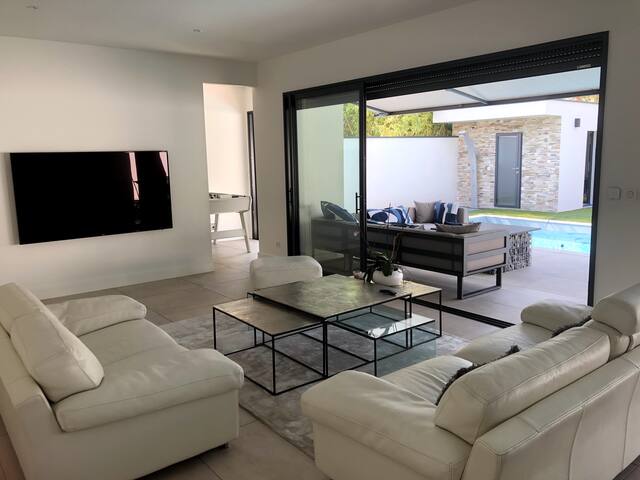 Magnifique villa contemporaine avec piscine. gallery image 5