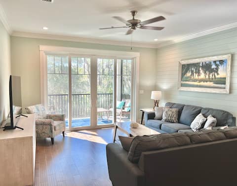 Top Airbnb: 20% Weekly Discount! 3 BR End Unit at the Moorings in Jekyll Island