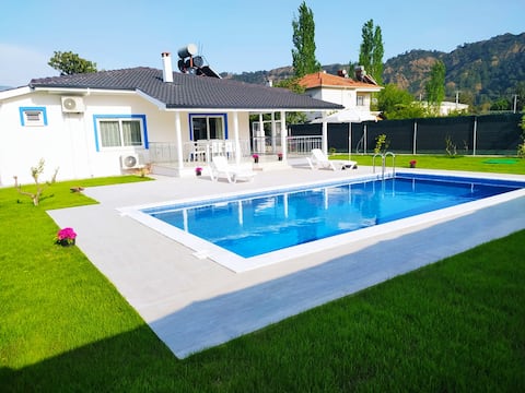 Villa Atapark fully self-contained villa with pool
