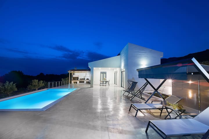 Rodakinokampos Vacation Rentals & Homes - Greece | Airbnb