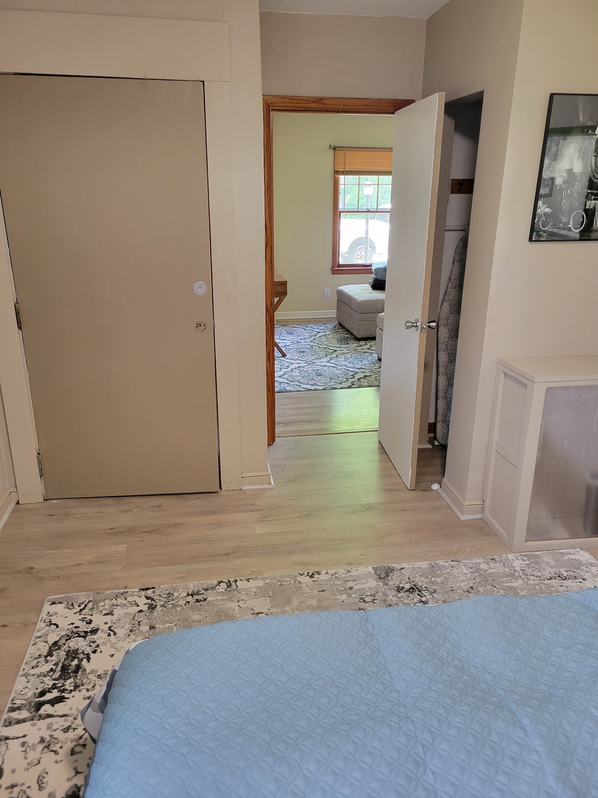 Cozy 1-bedroom apartment across from Como Park!