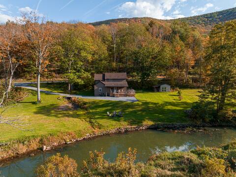 Nature's Edge | Riverfront Access + Fire Pit!