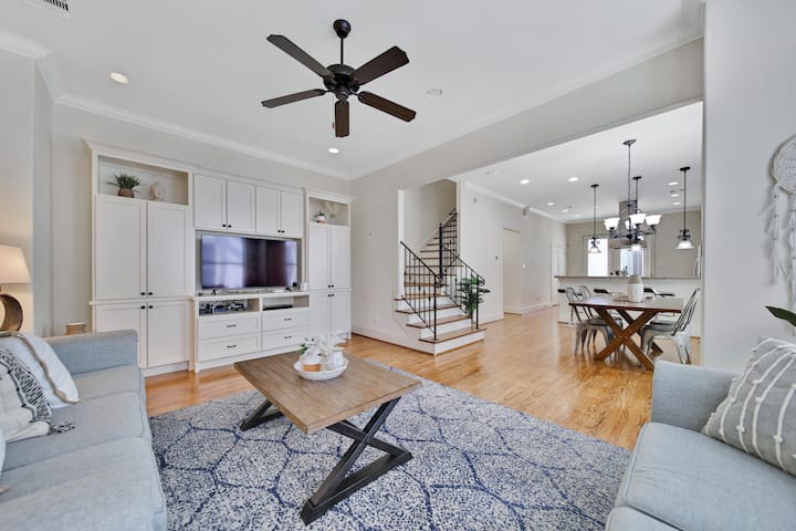 Light & Airy 3b/3b Near The Texas Medical Center - Houston, TX