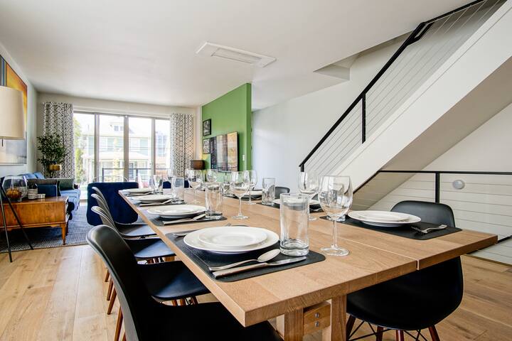 Spacious Home, Best Area, King Beds, and Roof Deck gallery image 3