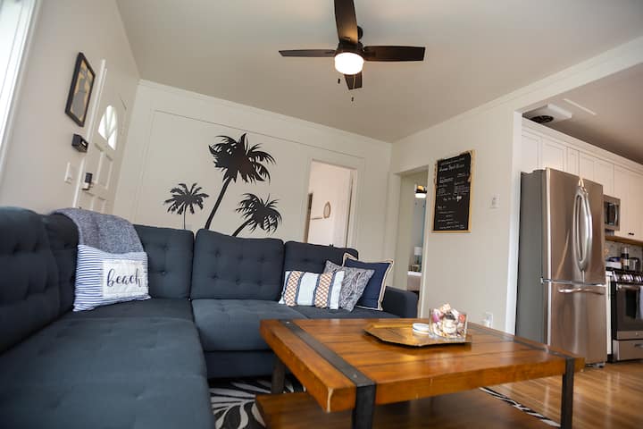 Avenue Beach House - Ventura, CA