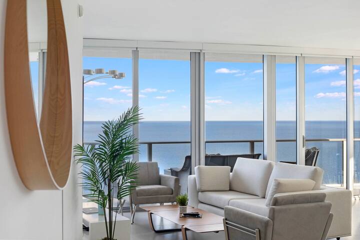 Incredible Apt on the Beach – 22nd floor Residence gallery image 3