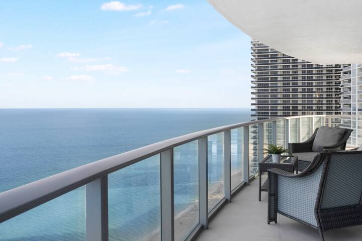 Incredible Apt on the Beach – 22nd floor Residence gallery image 5