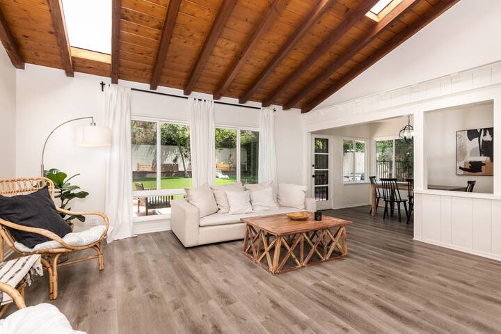 Amazing Hollywood Home with Prime Location gallery image 5