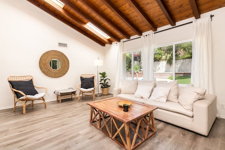 Amazing Hollywood Home with Prime Location