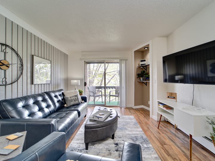 Relaxing Lakeside Condo Close To St. Mary's Hosp - Grand Junction, CO