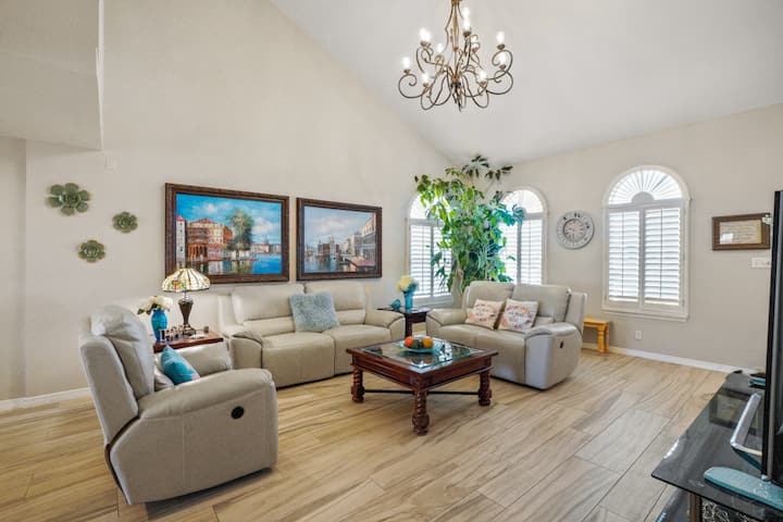 Resort Style Vacation Home - North Hills - El Paso