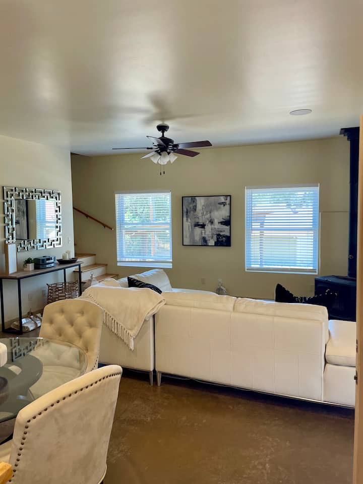 Cozy & Modern Cabin In Downtown Payson W/hot Tub - Payson, AZ