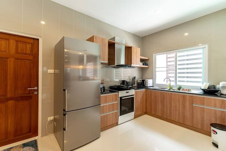 Bangkok City Center 4 bedrooms townhouse @BTS Nana gallery image 5