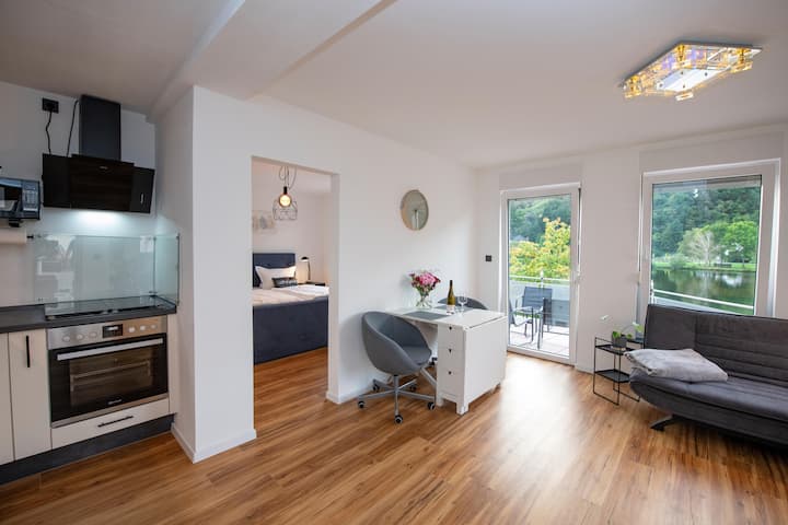 (всекидневна) - достъп до собствена тераса на Мозел