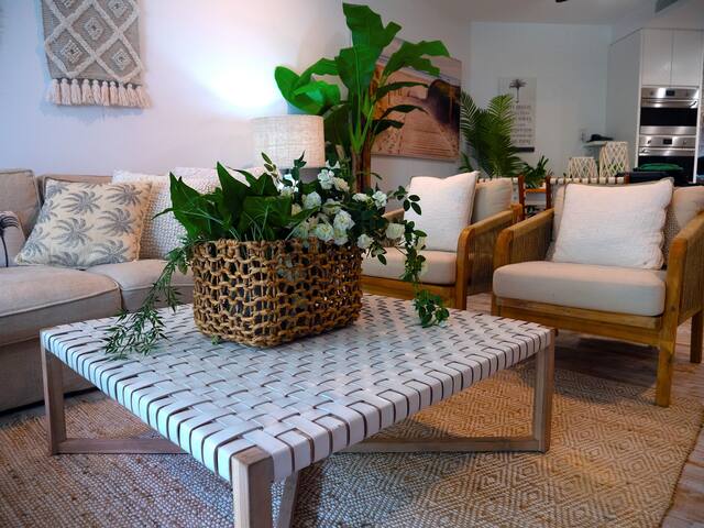 Immaculate 3 Bedroom Apartment with Plunge Pool gallery image 3