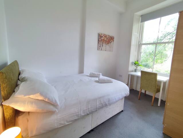 Magic of Meadows 4 Bedroom Spacious Flat gallery image 5