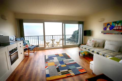 Spectacular Gower beach-side apartment.