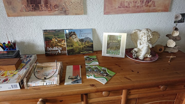 Информации за читање.
Флаери кои треба да ги понесете со вас.