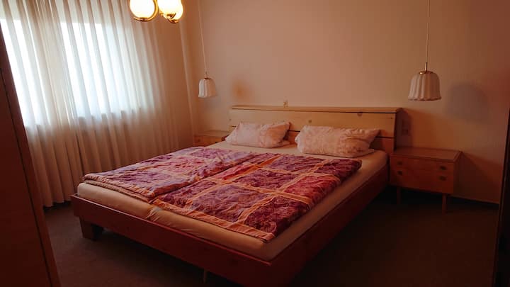 Спална соба 1 со двоен кревет 2x 2,10 м  