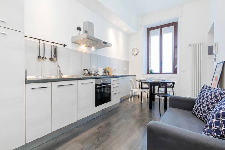 Wonderful Flat in Milan – Bocconi District gallery image 2