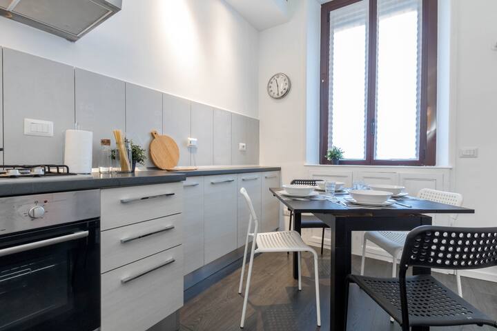 Wonderful Flat in Milan – Bocconi District gallery image 3