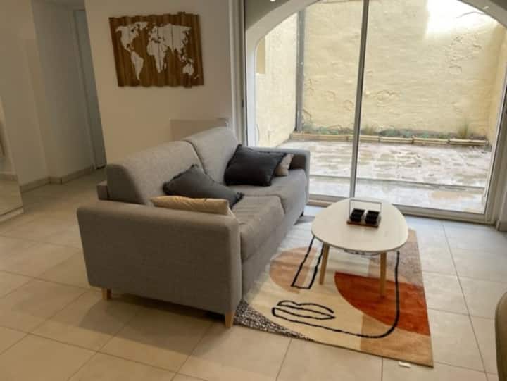 Appartement Climatisé Avec Cour En Centre Ville - Carpentras