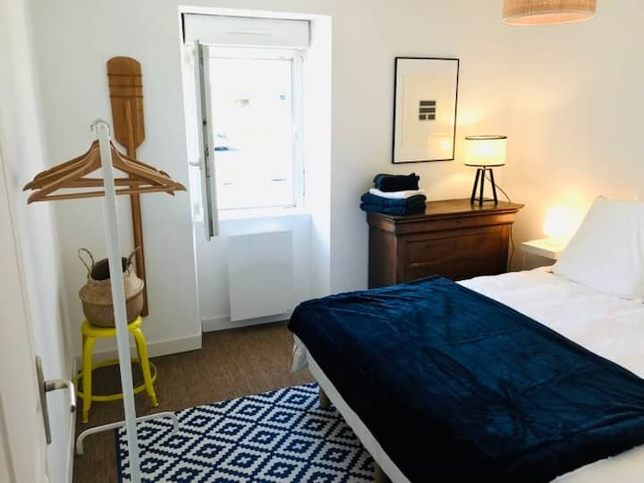 Chumba cha kulala 2 na kitanda cha ukubwa wa malkia (160 x 200)