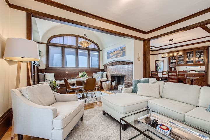 Craftsman Bungalow in the heart of South Park Hill